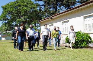 Governador e secretário da Saúde visitam Hospital de Dermatologia Sanitária do Paraná