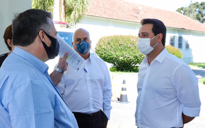 Governador e secretário da Saúde visitam Hospital de Dermatologia Sanitária do Paraná