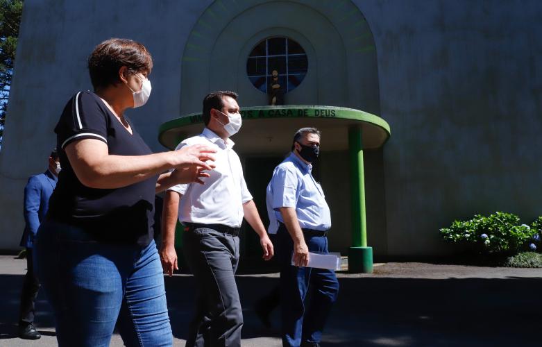 Governador e secretário da Saúde visitam Hospital de Dermatologia Sanitária do Paraná