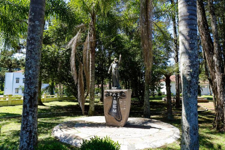 Governador e secretário da Saúde visitam Hospital de Dermatologia Sanitária do Paraná