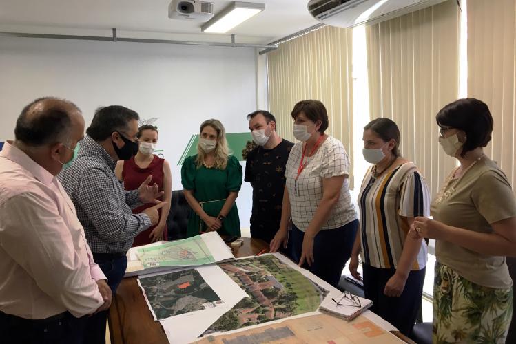 Unidade hospitalar é uma das mais antigas do Estado.Projeto que amplia os serviços ofertados pelo SUS foi discutido em reunião na sexta-feira (11). Americo Antonio.